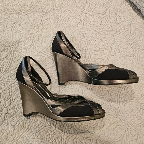 Donald J Pliner Wedge Heel, size 8, very good condition - Picture 5 of 6